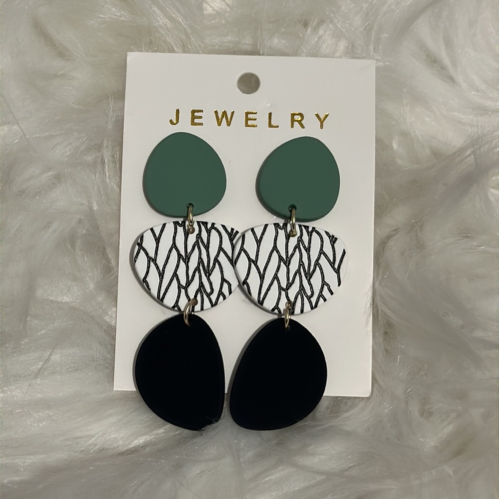 Statement fashion earrings